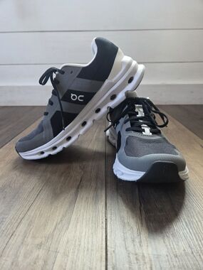 On Running Cloudrunner Women's Athletic Shoes in Eclipse/Black